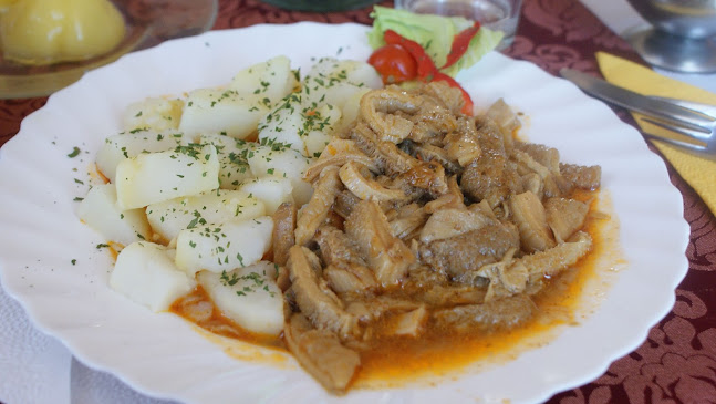 Opinii despre Hegyalja Kisvendéglő în Üröm - Vendéglátás