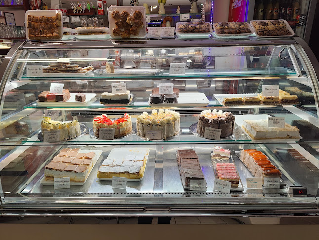 Opinii despre Anna Cukrászda és Pizzéria în Kunszentmárton - Vendéglátás