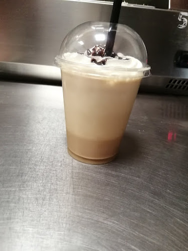 Opinii despre Sarok Büfé în Tiszafüred - Vendéglátás