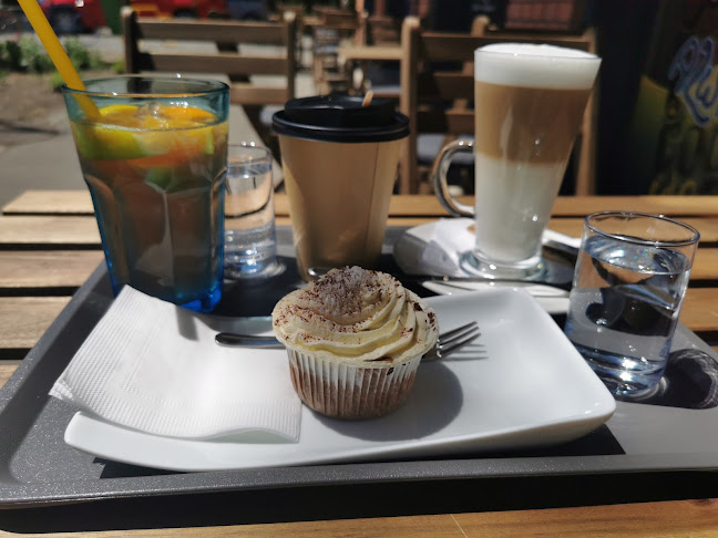 Opinii despre Trécselő Kávézó és Szendvicsbár în Szeged - Vendéglátás