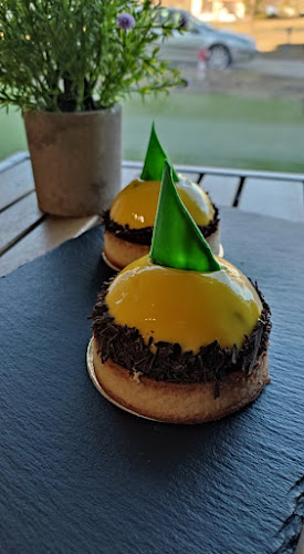 Opinii despre All In Cukrászda în Százhalombatta - Vendéglátás