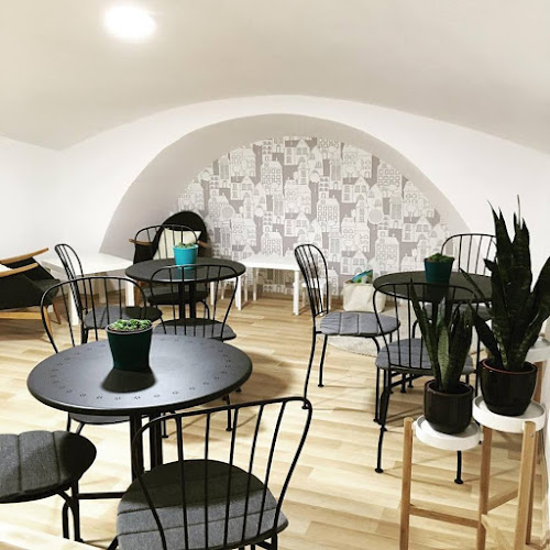 Comentarii opinii despre Manooka Kávézó