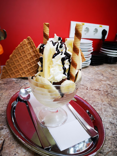 Opinii despre Dolomiti Fagylaltozó în Eger - Vendéglátás