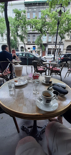 Comentarii opinii despre Művész Kávéház