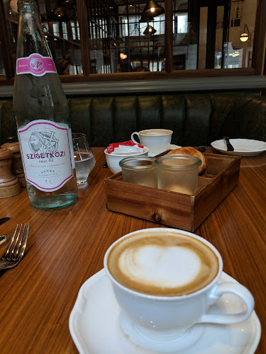 Budapest, Erzsébet tér 9-10, 1051