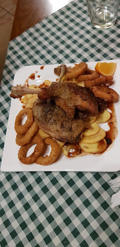 Comentarii opinii despre Görbe Tök Falatozó és Kiskocsma