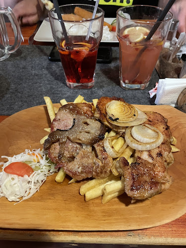 Vadásztanya Bisztró & Borozó, Apartmanok - Vendéglátás