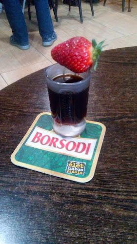 Comentarii opinii despre Tölgyfa borozó