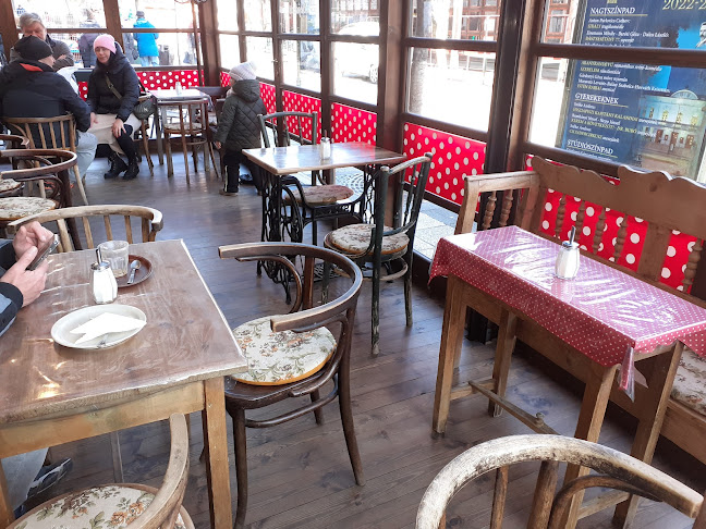 Pöttyös Kávézó - Vendéglátás