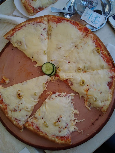 Csekő Kávéház és Étterem - Vendéglátás