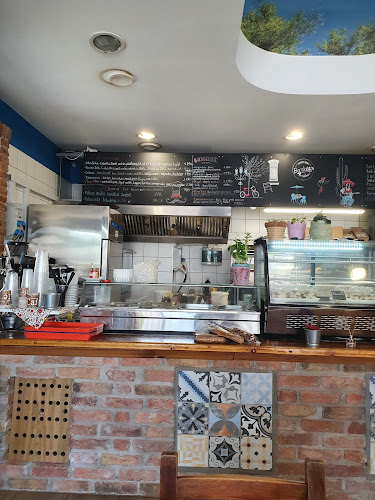 Opinii despre Barkács Konyha Street Food în Mosonmagyaróvár - Vendéglátás