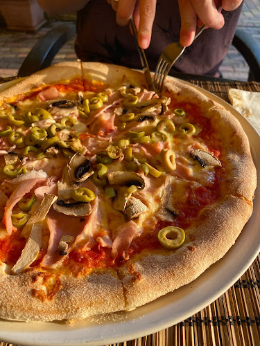 Opinii despre Világosi Étterem Pizzéria în Balatonvilágos - Vendéglátás