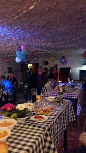 Opinii despre Szomjas Horgász söröző în Szigetszentmiklós - Vendéglátás