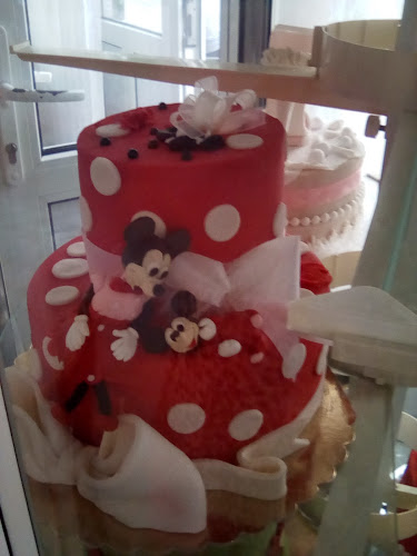 Opinii despre Zámbó Cukrászda Kft. în Fehérvárcsurgó - Vendéglátás