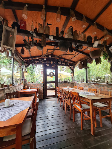 Opinii despre Rozmaring Kiskert Vendéglő és Pizzéria în Siófok - Vendéglátás