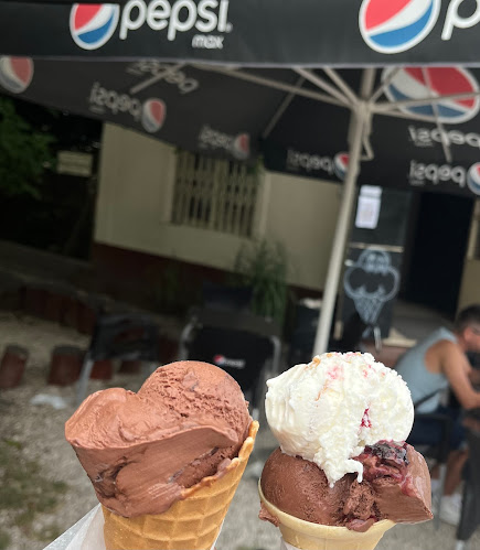 Opinii despre Édes Álom Kézműves Fagyizó és Sütiző în Budapest - Vendéglátás