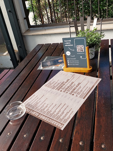 Travel Kávézó és Terasz - Vendéglátás