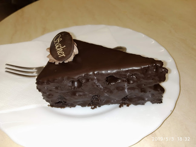 Comentarii opinii despre Kiskerekes Cukrászda és Büfé, Pizzák