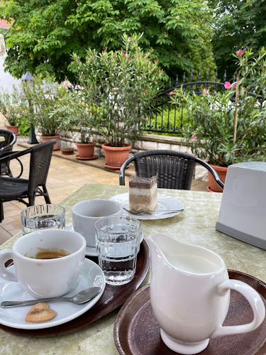 Anna Cukrászda - Vendéglátás