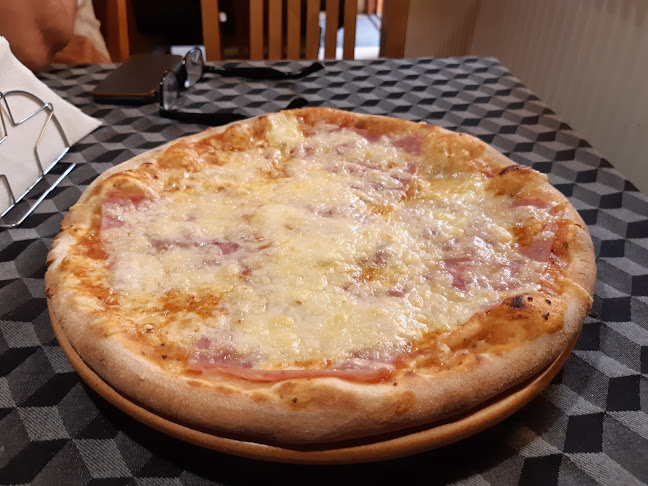 Opinii despre Csopak Vendéglő és Pizzéria în Ajka - Vendéglátás