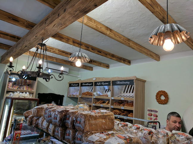 Comentarii opinii despre Kakucsi Pékség Gyál/Kézműves Magyar Pékműhely/