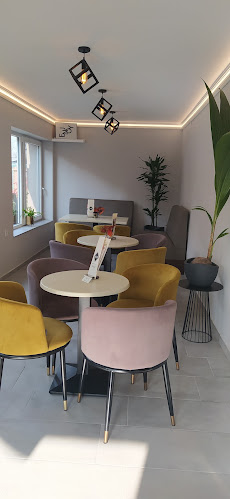 KERT CAFÈ fagylaltozó és kávézó - Vendéglátás