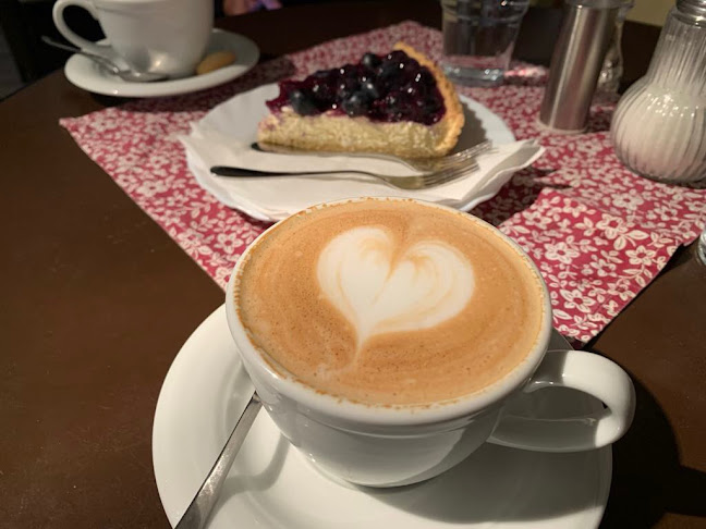 Comentarii opinii despre Kedves Cukrászda és Reggeliző