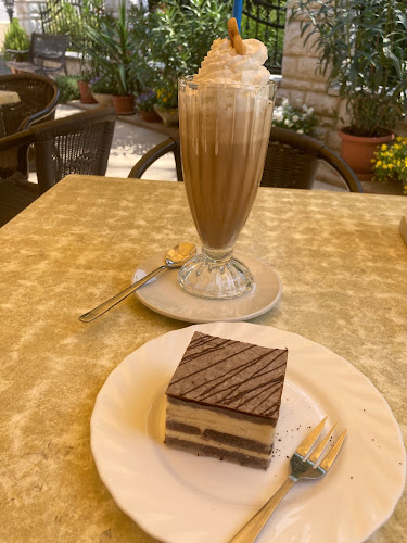 Opinii despre Anna Cukrászda în Kakasd - Vendéglátás