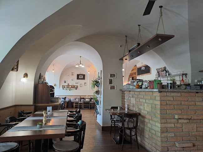 Opinii despre Galéria Bisztró în Pápa - Vendéglátás