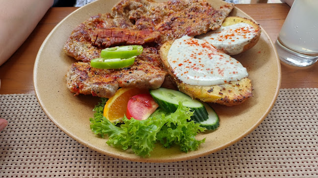 Opinii despre Gulyás udvar Étterem în Tihany - Vendéglátás