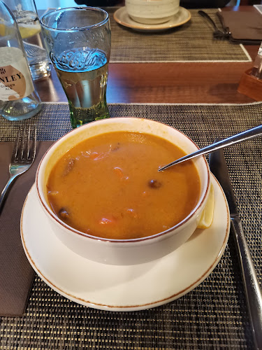 Opinii despre Yellow Pub étterem în Gödöllő - Vendéglátás