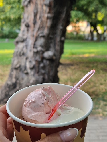 Opinii despre Vági Józsi Cukrászda în Göd - Vendéglátás