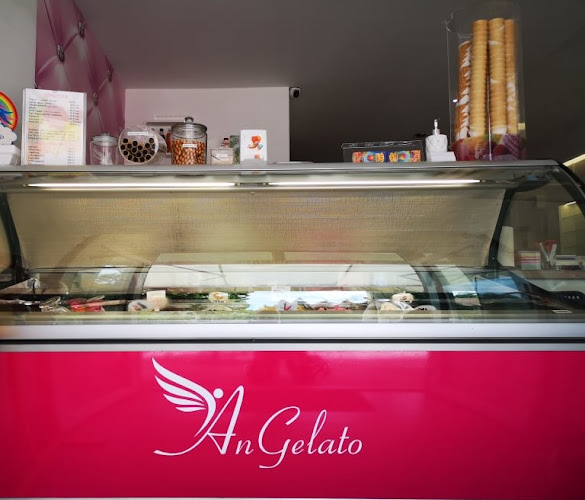 Opinii despre Angelato Cukrászda în Tatabánya - Vendéglátás