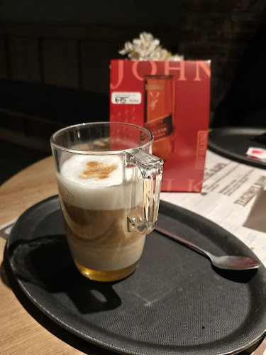 Travel Kávézó és Terasz - Vác