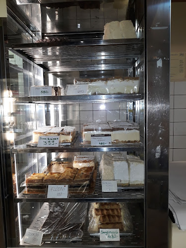 Opinii despre Sommer Cukrászda în Budapest - Vendéglátás