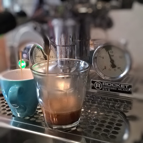 Comentarii opinii despre Kék Elefánt Kávézó