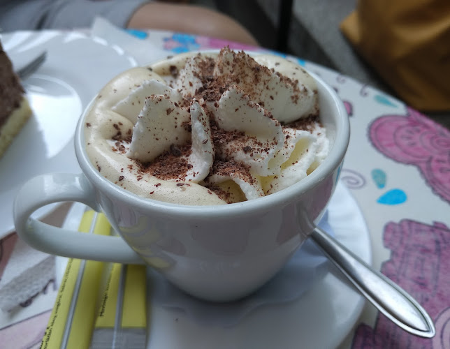 Zsitvai Cukrászda - Vendéglátás