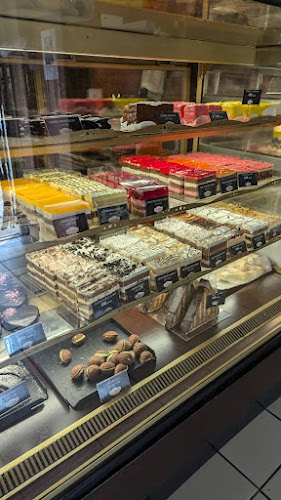 Opinii despre Peze Pékség în Abony - Vendéglátás