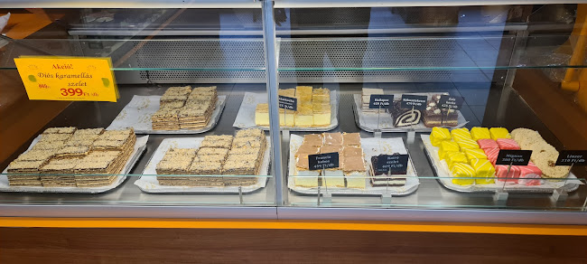 Comentarii opinii despre Zalaco Pékség és Kávézó