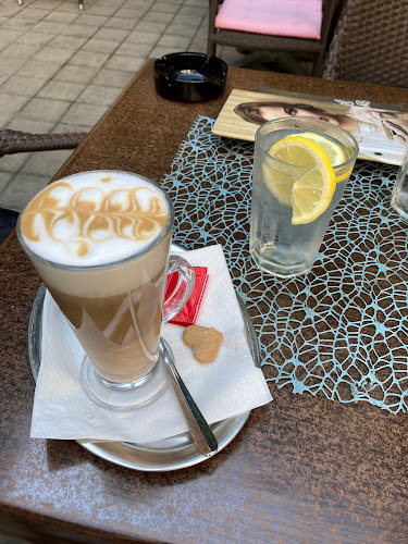 Bécsi Kávéház és Cukrászda Kft - Sütemények, torták. - Győr