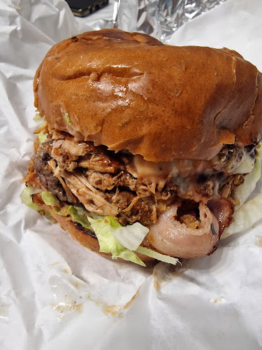 Opinii despre Snicli Büfé Hamburgeres în Rábapatona - Vendéglátás