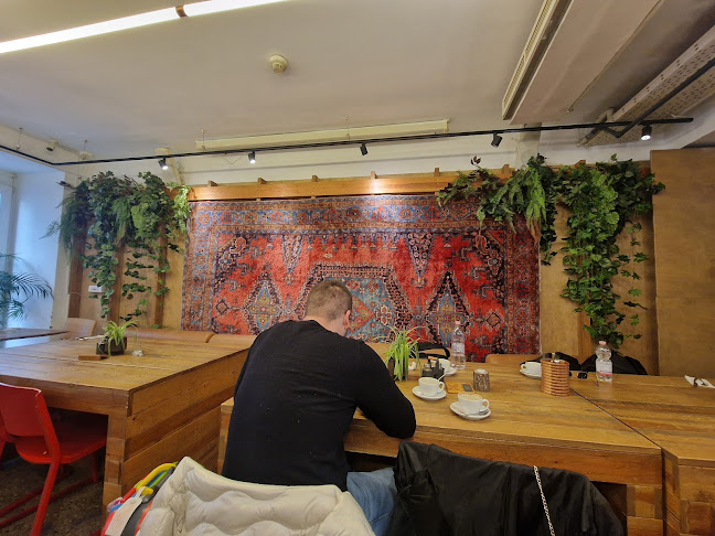 Budapest, Kazinczy u. 24, 1075