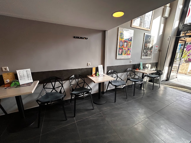 Comentarii opinii despre Piros Hetes presszó