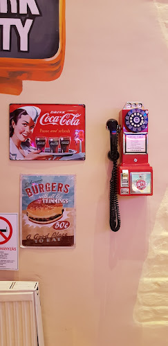 Opinii despre WOW American Retro Diner în Budapest - Vendéglátás