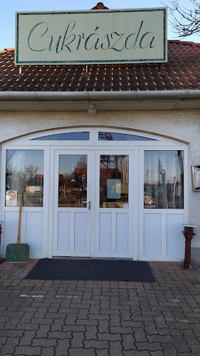 Comentarii opinii despre Zámbó Cukrászda Kft.