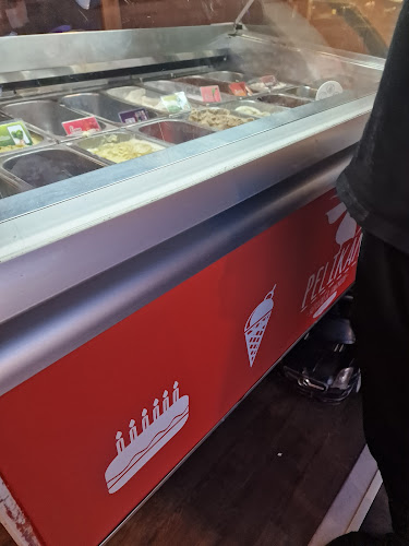 Comentarii opinii despre Pelikán Fagyizó És Sütiző