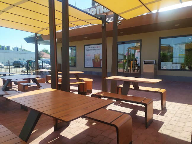 McDonald's - Vendéglátás