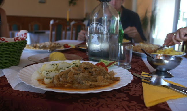 Üröm, Iskola u. 7, 2096