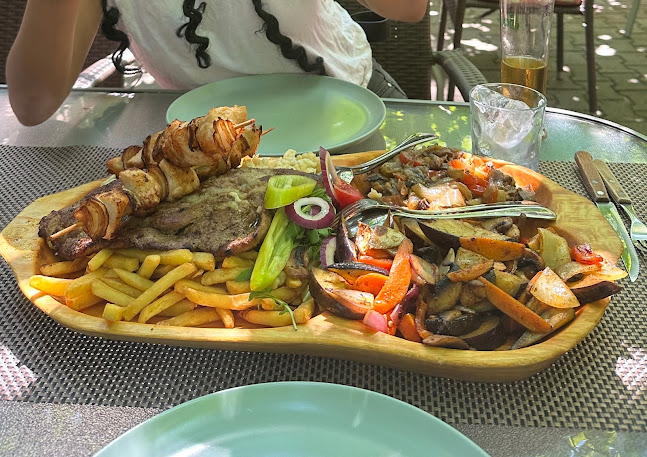 Kornélia Vendéglő - Vendéglátás