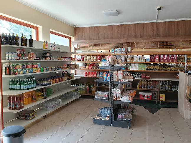 Maurizio Pékség, cukrászda